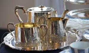 Bandeja de prata: arte e sofisticação na decoração